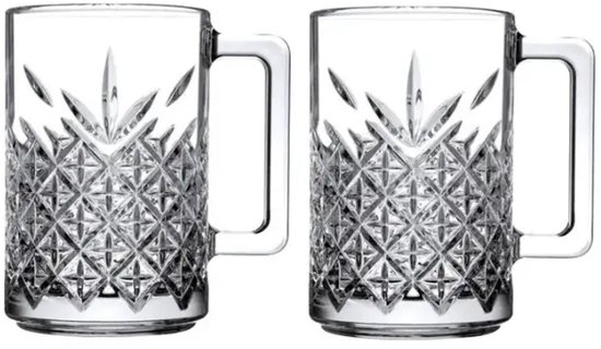 Twee transparante bierpullen met facetgeslepen patronen.
