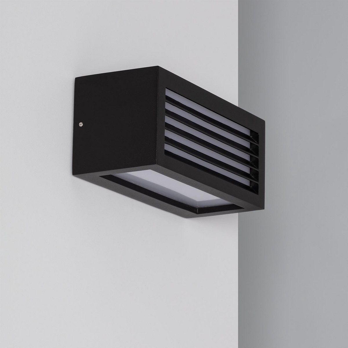 Zwarte Buiten Wandlamp Metaal IP54 E27 Geschikt voor Balkon en Terras