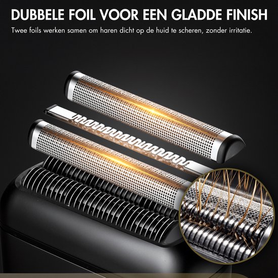 Gedetailleerde close-up van de dubbele scheerfolies en snijbladen van een zwart scheerapparaat. Goudkleurige belichting toont werking. Inzet toont haren.