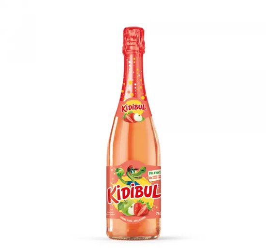 Fles Kidibul Appel Aardbei met rode dop, roze drank en etiketten met aardbeien, appels en een kikker.