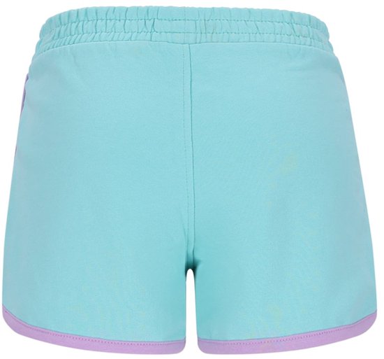 Achterkant lichtblauwe short met paarse biezen.