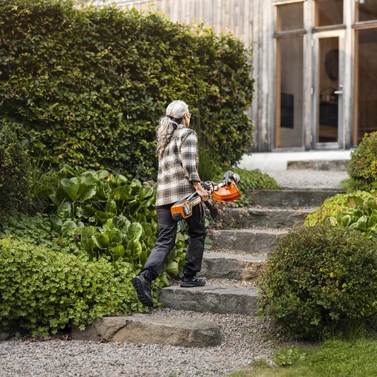 Husqvarna 220iR Inclusief B140 Accu En 40-C80 Lader van Merkloos	 — afbeelding 3