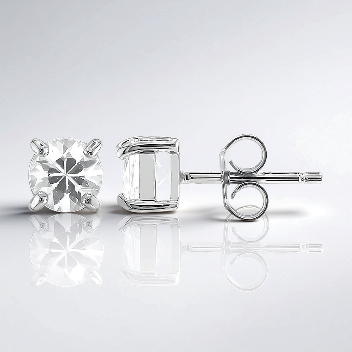 Cavill - Zilveren Oorbellen met Cambodjaanse Zirkonen 1,539 ct - 925 Sterling Zilver Geplateerd Platina - Rond 5,5 mm - Elegant en Tijdloos