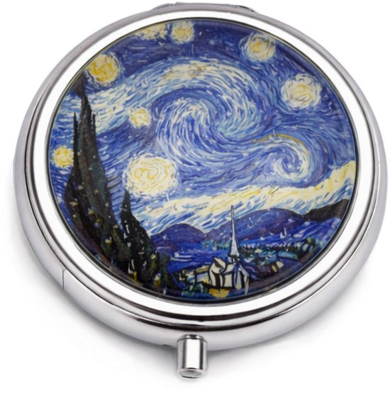 Zilverkleurig pillendoosje met 'Sterrennacht' van Van Gogh op een witte achtergrond.