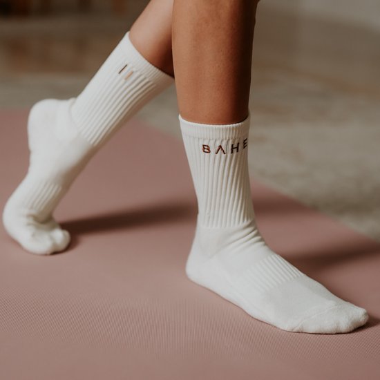 BAHE - Studio Grippy Crew Socks - Pilates Socks - Antislip Sokken - Grip Socks - Beige Coconut van Bahe — afbeelding 5