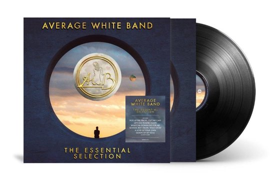 Vinylhoes met de titel 'Average White Band The Essential Selection', met op de hoes een afbeelding van een zonsondergang met een silhouet van een persoon en de letters AWB. Naast de hoes ligt een zwarte vinylplaat.