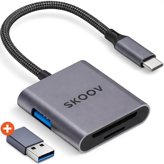 Lecteur de carte gris avec câble USB-C et adaptateur USB-A, avec logo SKOOV.