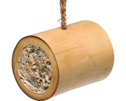 Famiflora gevulde voedersilo voor buitenvogels - Bamboe - +/- 300g - Gemaakt van natuurlijk bamboe - Gevuld met maïs en pinda's - Klaar om op te hangen