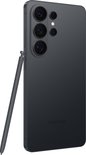 Zwarte Samsung smartphone met stylus, achterkant met vier camera's.