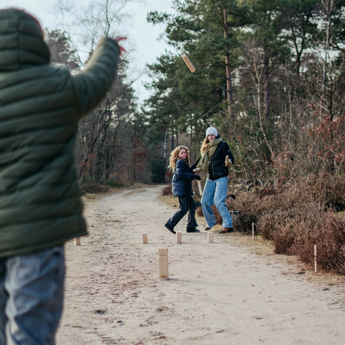 Kubb Spel Original Rubberhout - Wedstrijd set - Inclusief Stevige Draagtas - Familiespel voor Kinderen & Volwassenen - Zweeds zomerspel — afbeelding 4
