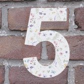 Huisnummer Arial 5 wit met bloemen - Maat: Middel (15 cm) - zelfklevend - Huisnummerbord -