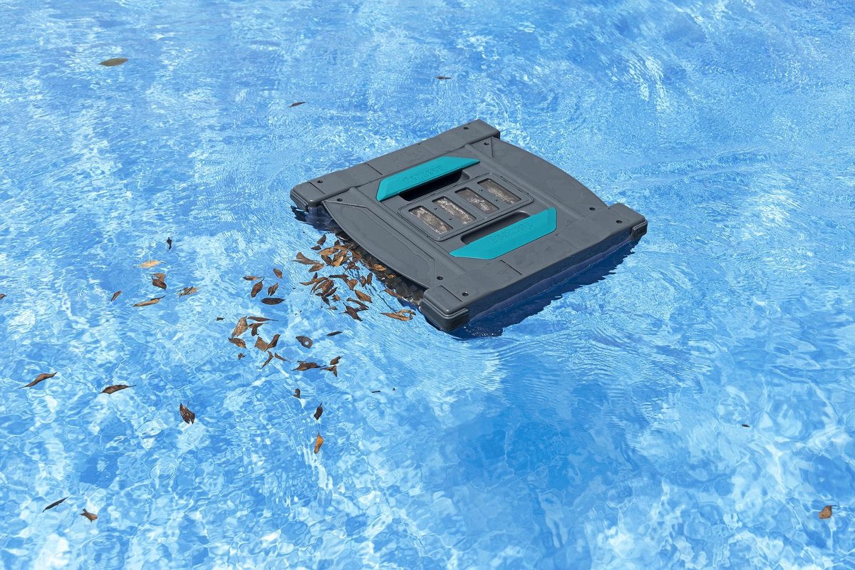 Bestway AquaTronix Pro G300 Pool Robot with Skimmer
