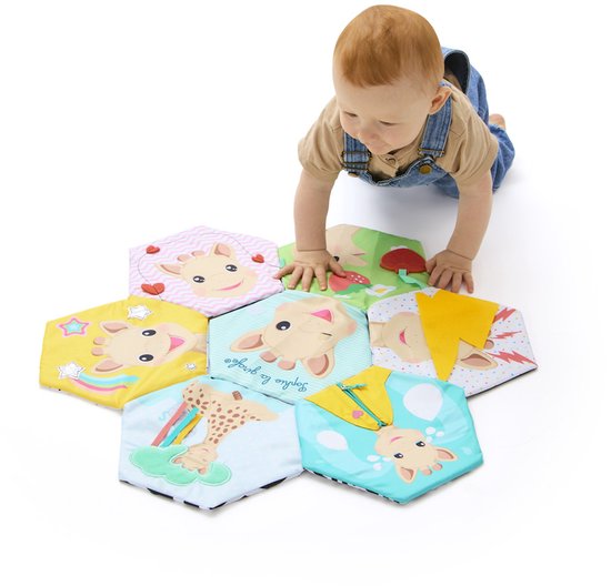 Sophie de giraf Ontdekkingsboek en Speelkleed 2 in 1 - Zintuiglijk Babyboek met Texturen, Rits, Spiegel, Knisperpapier & Zwart-Wit Contrastzijde - Stimuleert Zicht, Tast & Gehoor - 60x60 cm - Vanaf 0 Maanden van Sophie de Giraf. — afbeelding 3