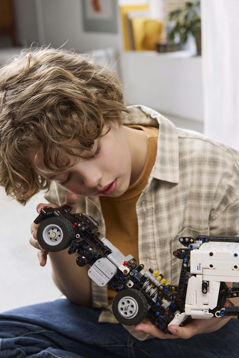 LEGO Technic Volvo FMX truck & EC230 elektrische graafmachine 42175 — afbeelding 15