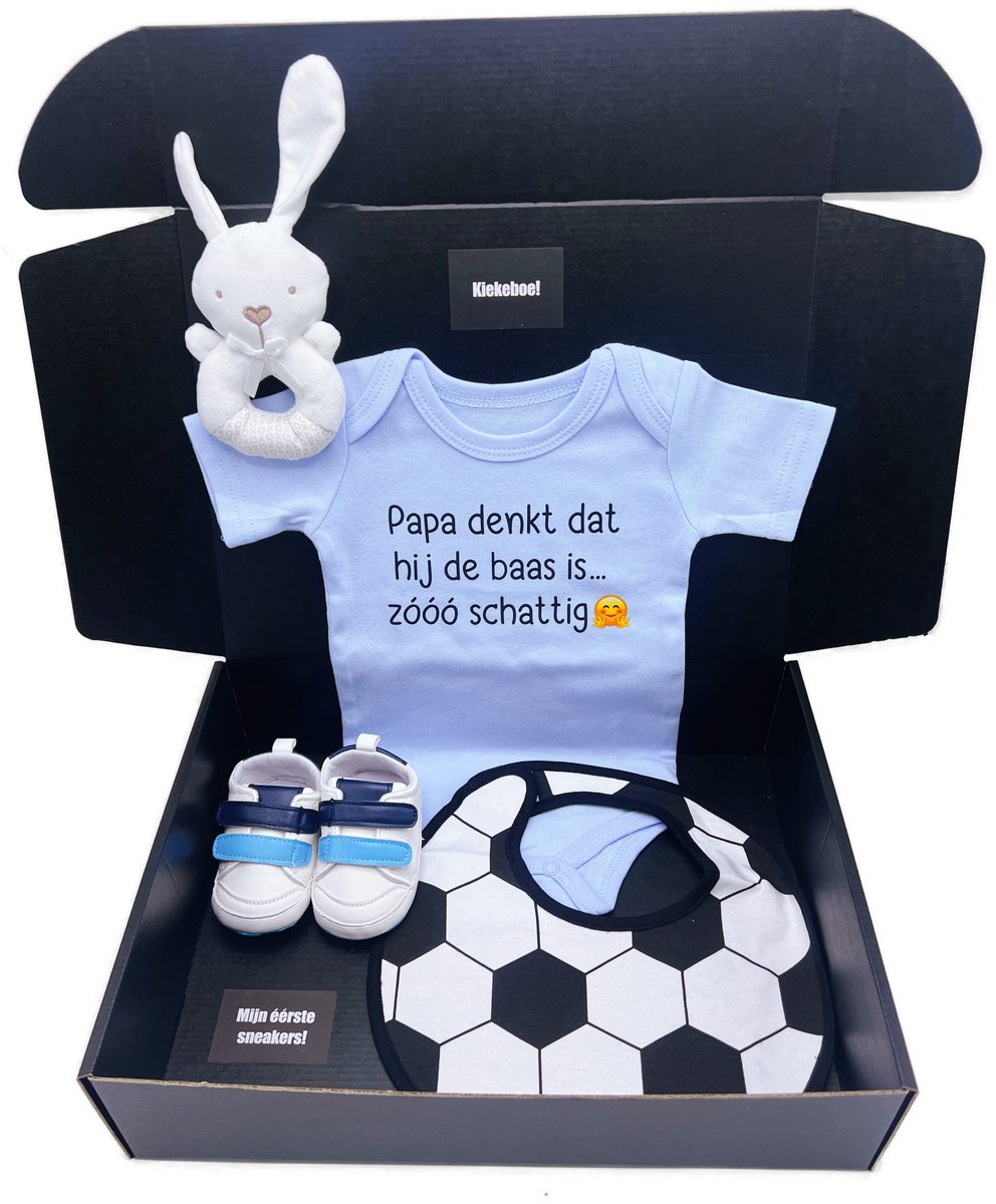 Kraamcadeau jongen - luxe kraamcadeau - groot kraamcadeau jongen met romper, slabbetje en rammelaar - kan ook rechtstreeks als cadeau worden verstuurd – foto 3