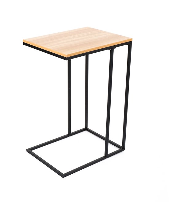 Rechthoekige bijzettafel met lichtbruin houtlook blad en zwart metalen C-vormig frame, vanuit een lage hoek gefotografeerd.