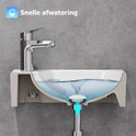 Dwarsdoorsnede van een wit keramieken fonteintje dat snel water afvoert, met een draaikolk die naar de afvoer stroomt.