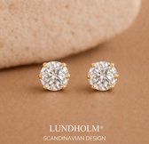 Gouden oorknopjes met zirkonia stenen, 4mm.