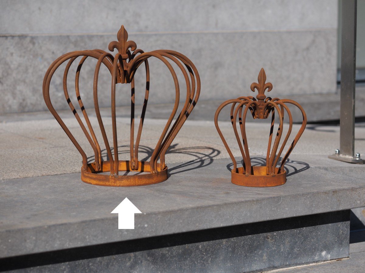 Stoere metalen kroon met franse lelie, eco roest, 35x35x36cm