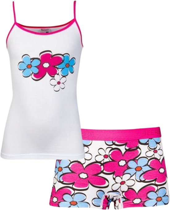 Wit ondergoedsetje voor meisjes met bloemenprint: een hemdje met spaghettibandjes en bijpassende boxershorts, beide met roze accenten.