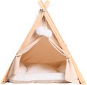 Houten tipi tent voor huisdieren met zacht wit kussen en een fluffy witte bal aan een touwtje.
