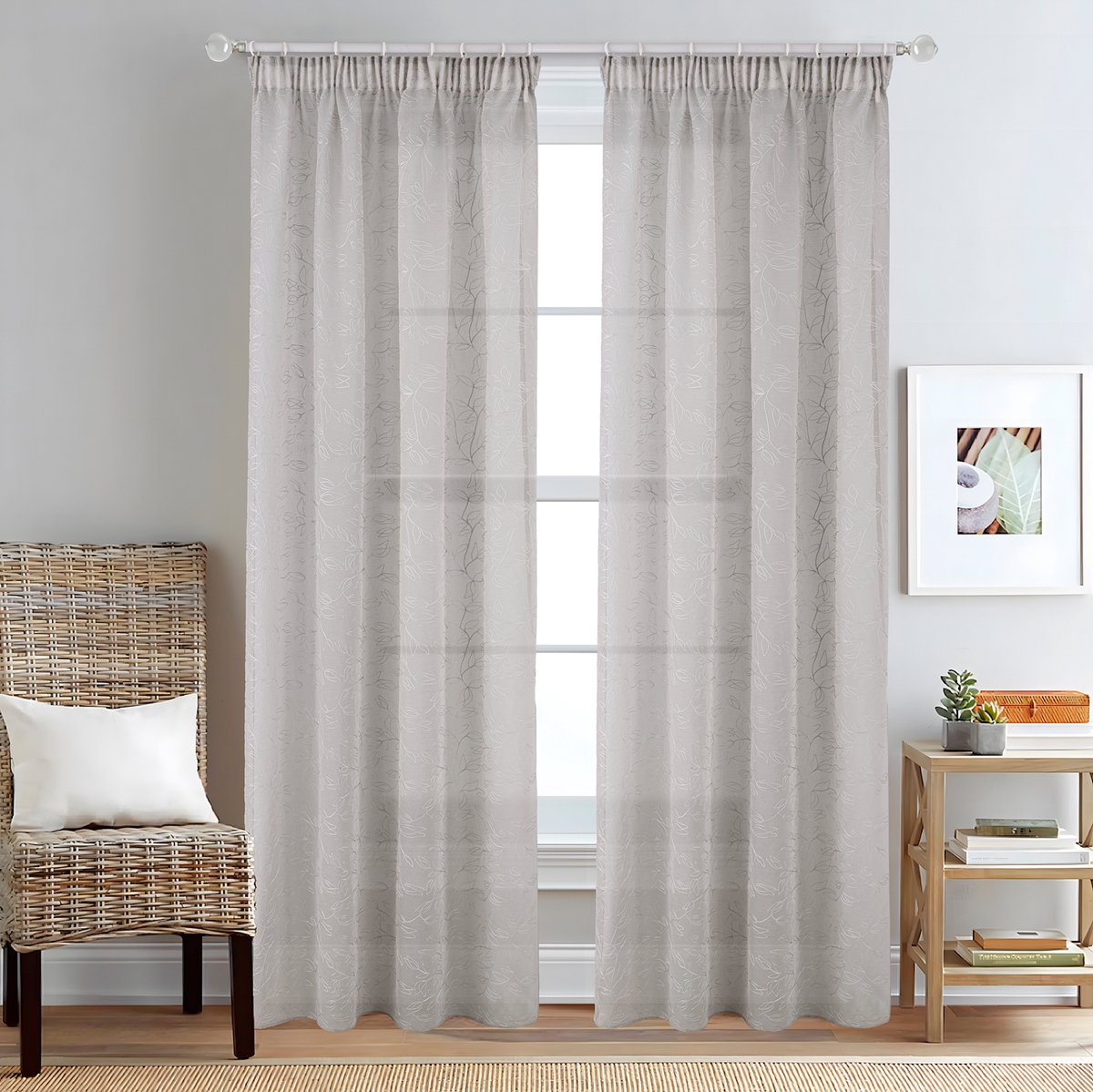 SB Line Vitrage Gordijn – 140x260 cm – Met Plooiband – Lichtgrijs met geborduurd bloemmotief