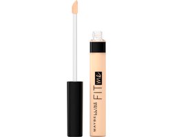 foto van Maybelline New York - Fit Me Concealer - 20 Sand - Medium Dekkende Concealer - 6,8 ml