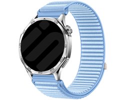 Strap-it Wave nylon bandje 20mm - Geschikt voor Samsung Galaxy Watch 7 / 6 / 5 / 4 (Pro / Classic) / 3 - 41mm / 42mm / Active 40 & 44mm / FE - Polar Ignite / Unite - Withings ScanWatch 2 - 42mm / Nova / Steel HR 40mm (lichtblauw)