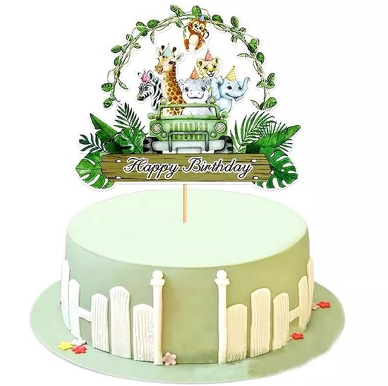 Taarttopper met safari dieren in een jeep onder een groene boog. Met 'Happy Birthday' tekst.