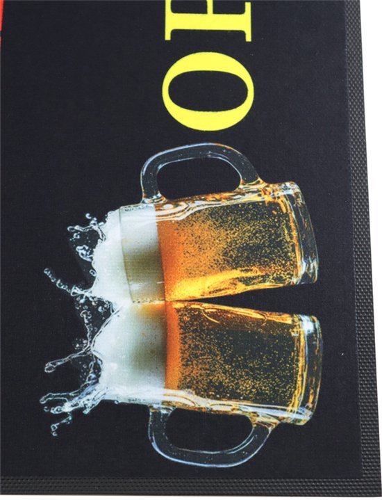 Zwarte mat met twee glazen bier, met opspattend schuim.
