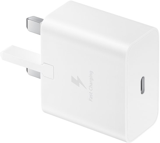 Witte Samsung snellader met Britse stekkers en USB-C poort.