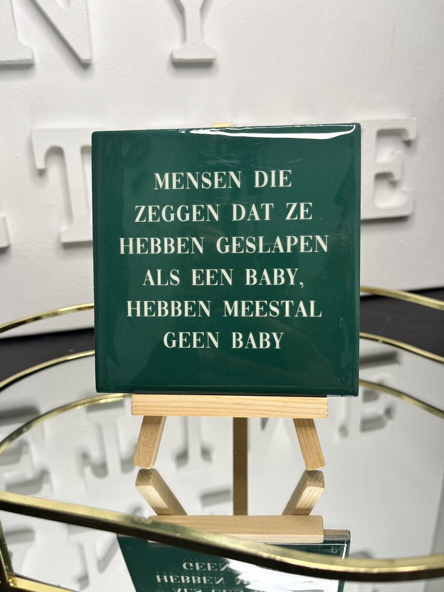 Tegeltje "Slapen als een baby? Dan heb je duidelijk geen baby. " | Viva Femme | Tegeltjes met tekst