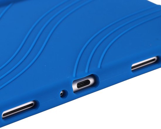 Blauw hoesje met golvende lijnen, met openingen voor poorten en knoppen.