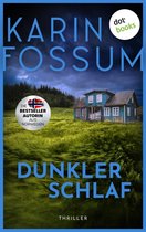 Boekcover van Karin Fossum's 'Dunkler Schlaf'. Een huis in de verte met een donkere, dramatische lucht erboven.