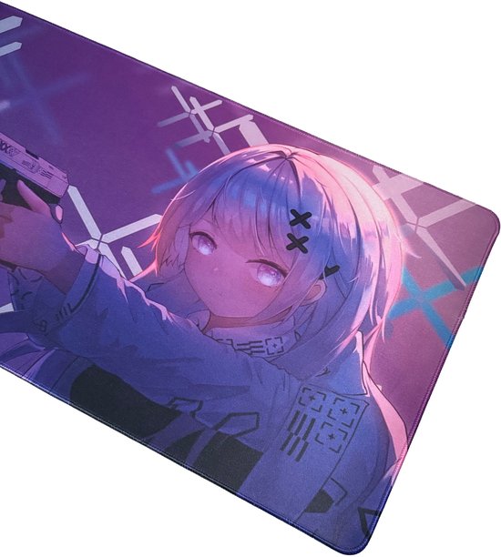 XXL muismat met anime-stijl meisje met zilveren pistool, paarse achtergrond met geometrische patronen.