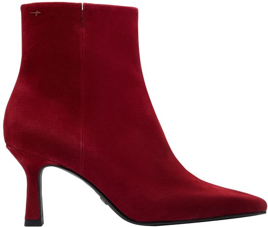 Rode suède enkellaars met puntige neus, stilettohak en een discrete ritssluiting aan de zijkant.