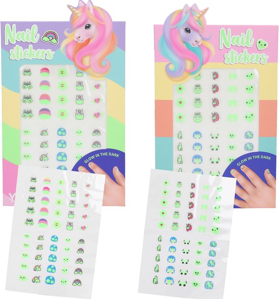 Twee sets Ylvi nagelstickers met regenboog-, eenhoorn-, katten-, bloem- en strikontwerpen, gloeiend in het donker.