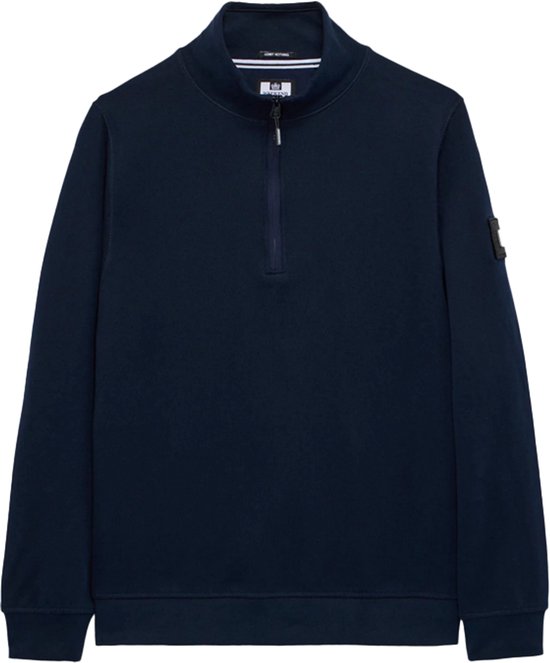 Donkerblauwe trui met halve rits, een hoge kraag en een logopatch op de linker mouw.