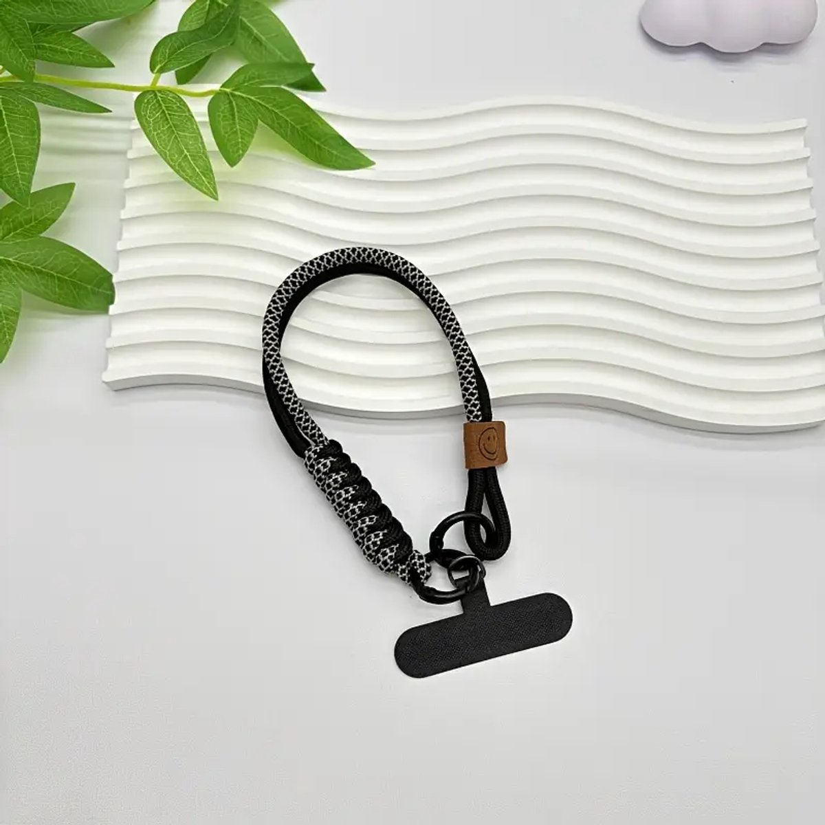 Telefooncord - Armband Telefoon - Telefoonkoord - Anti-diefstal - Handmade - Stoffen Plaatje - Zwart/Grijs - Mobiel - Samsung - IPhone - koord - Korting