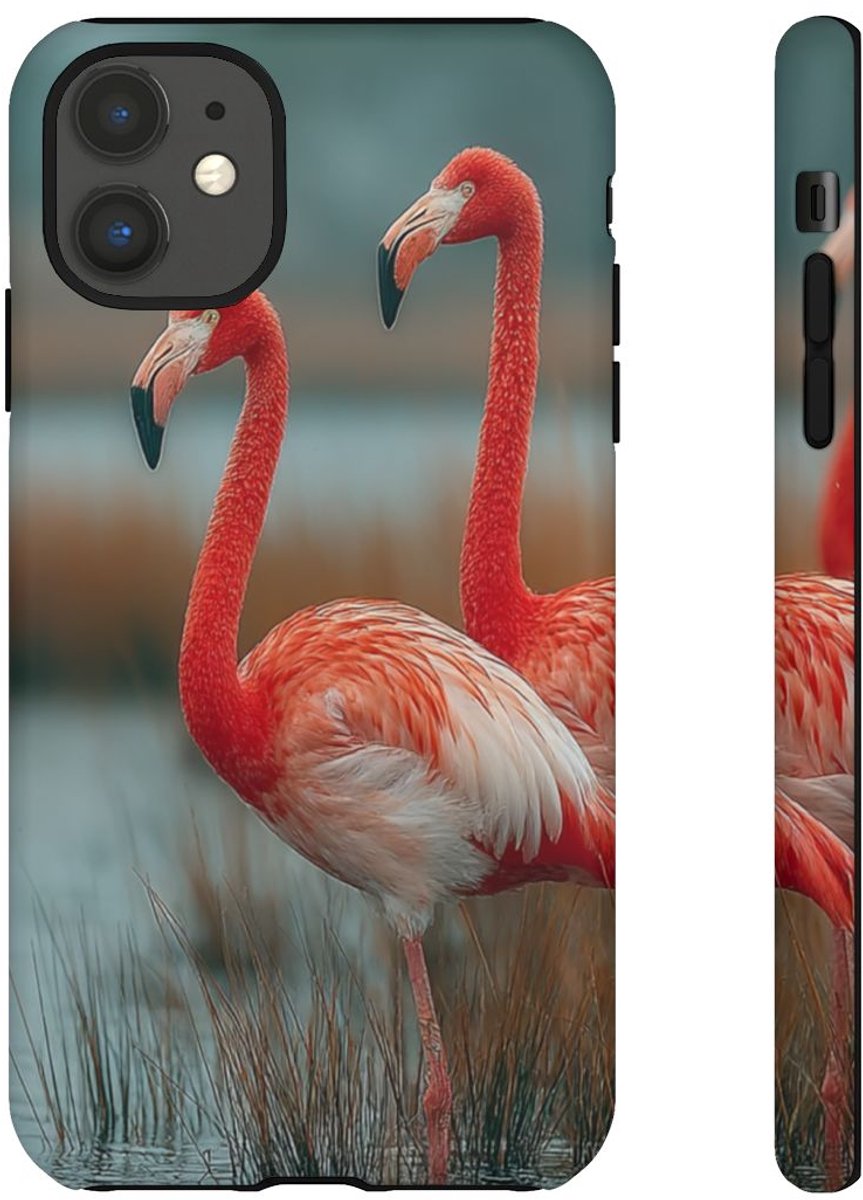 Drie Flamingo’s in Water met Gras – Telefoonhoesje Geschikt voor iPhone 11