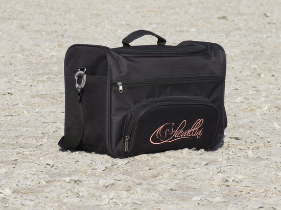 Zwarte Chevallini tas met roze logo, ritsvakken en handvat.