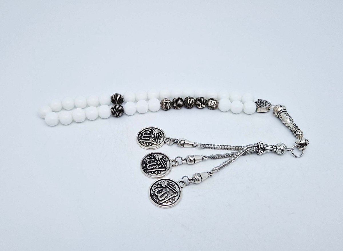 Handgemaakte naam tasbih 33 Kralen Natuursteen “Witte agaat” - met metaal tassel- Met je naam of de naam van uw geliefde- 8 mm diameter van de korrel