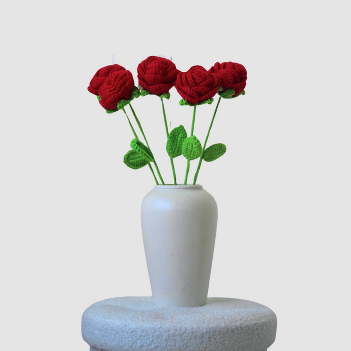 Woolbloom - kunstbloemen - Gehaakte Bloemenboeket - Rode rozen - valentijnsdag - valentijn- cadeau voor vriendin