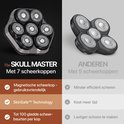 Vergelijking van het Skull Master scheerhoofd met 7 bladen en een ander scheerhoofd met 5 bladen, met tekst over kenmerken en voordelen.