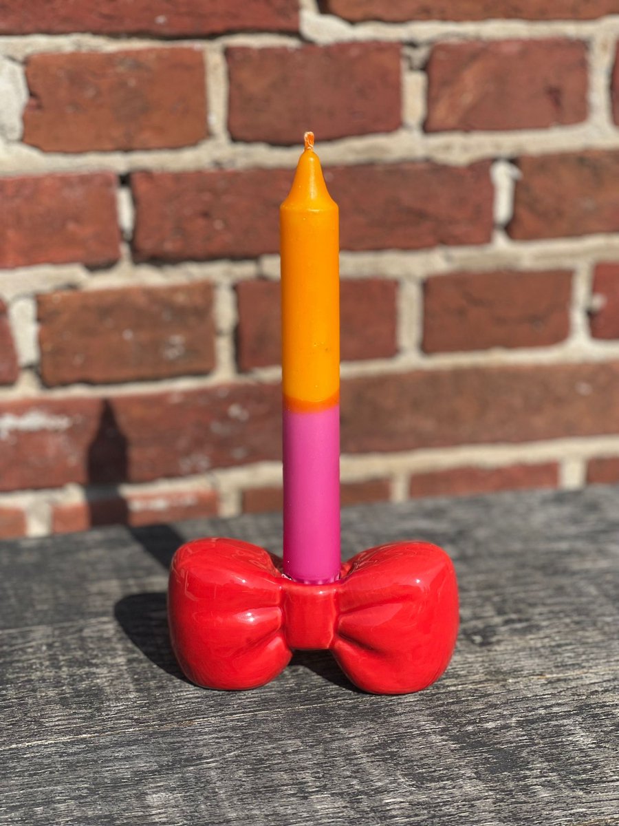 Kaarsenstandaard bow rood 11,x4,8x5,5cm