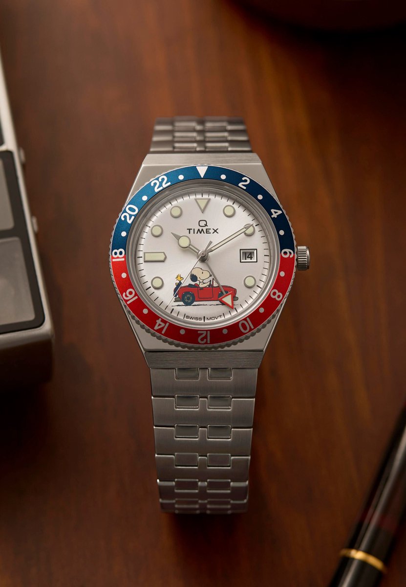 Timex Q Timex Gmt X Peanuts - Car Quartz Analoog Horloge Zilveren Toon Kast: 100% Roestvrij Staal | Armband: 100%Roestvrij Staal 38 TW2W83300AJ