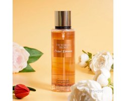 Victoria's Secret Amber Romance | Dames Fragrance Body Mist Parfum 250 ML | Met Cadeauzakje