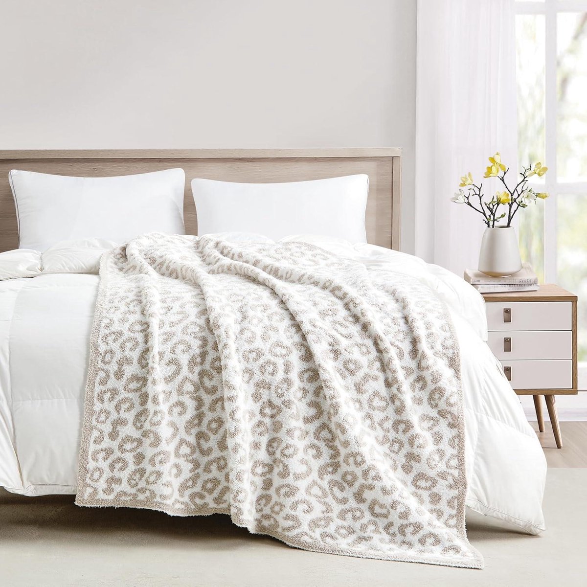 Titel: - Ultra zachte omkeerbare microvezel deken voor bank en bed - Luipaard beige - 127cm x 152cm - Warm en comfortabel