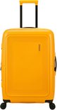 Gele American Tourister koffer met uitschuifbaar handvat en wieltjes.