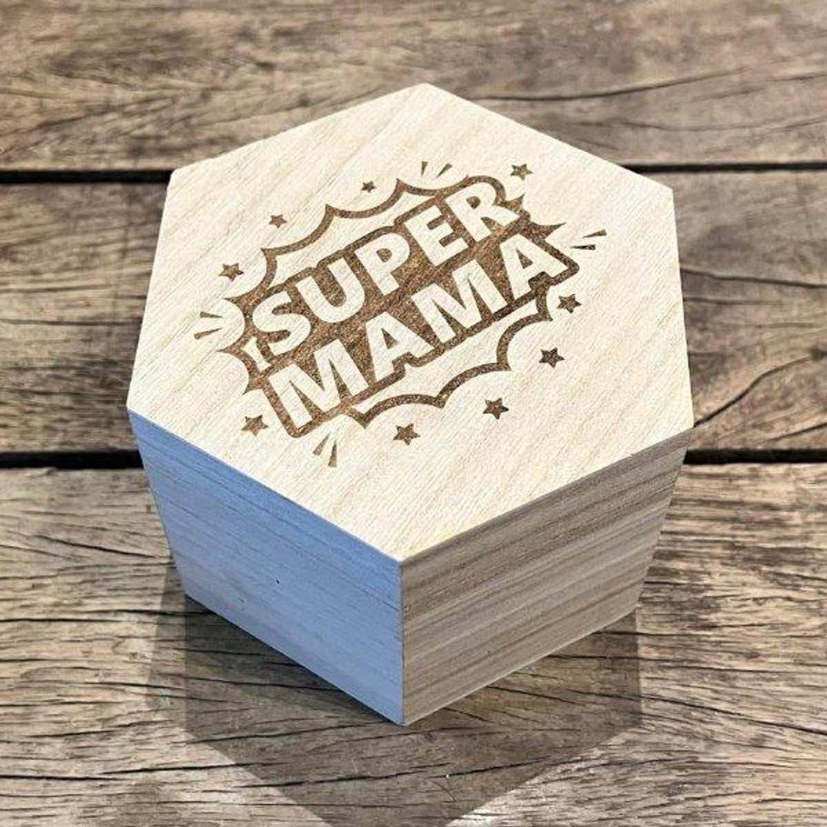 Dotti Houten Hexagon Doos "SUPER MAMA" (11,8 x 13,6 x 9 cm)